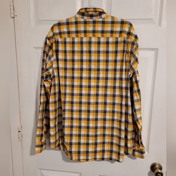 Old Navy men's long sleeve button up shirt - Picture 2 of 5